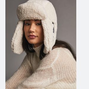 NWOT UGG trapper hat